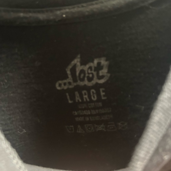 Lost T-shirt - Picture 2 of 3